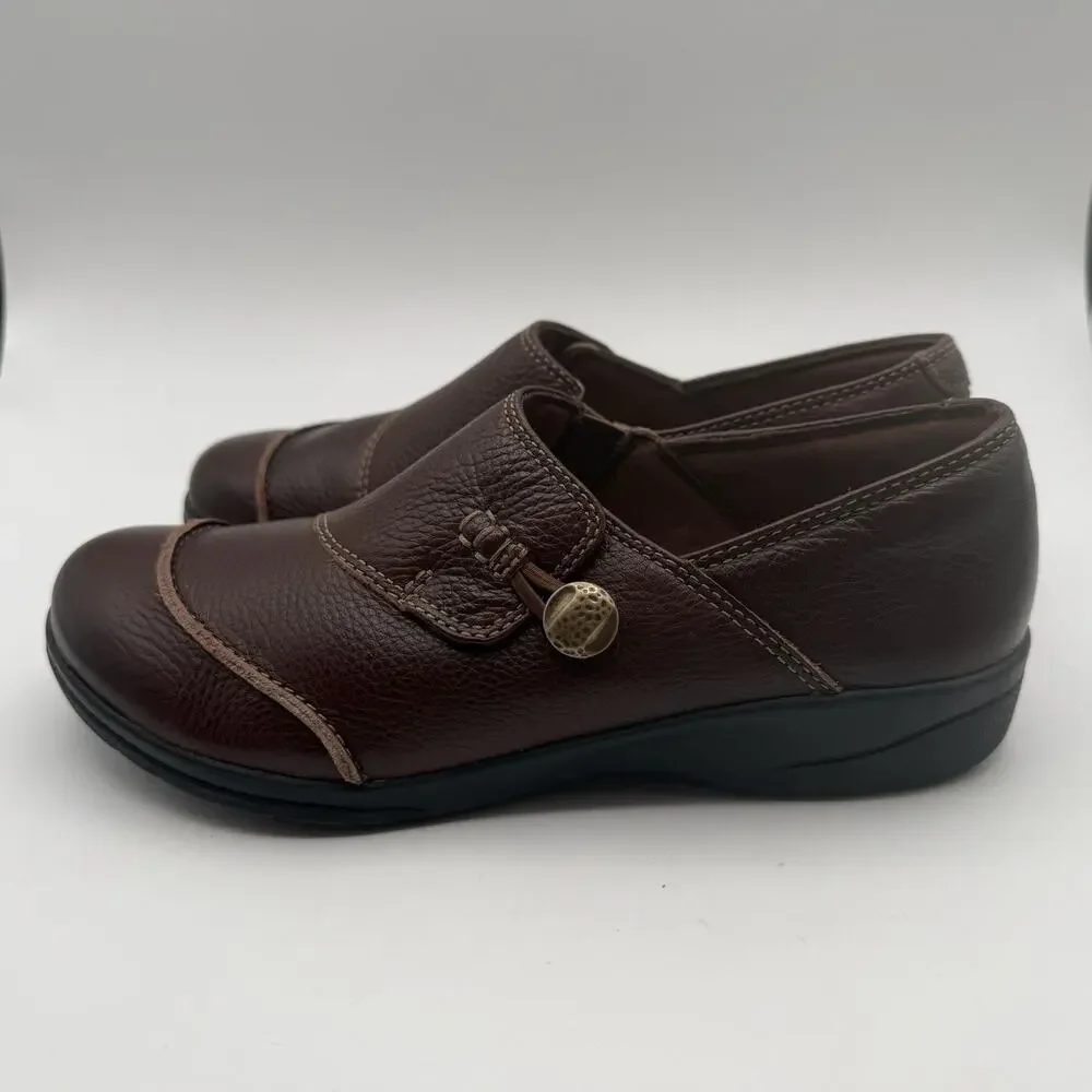 Clarks Cora Poppy‎ Brown Leather Women's Shoes Sz 7 M Button Loop Loafers